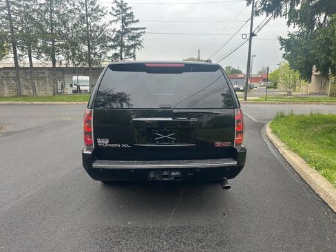 Used 2014 GMC Yukon XL Denali AWD/4WD image 6