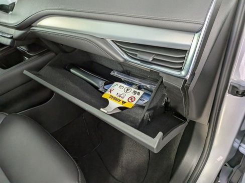 Certified 2022 Cadillac XT4 Premium Luxury w/ Enhanced Visibility Package image 33