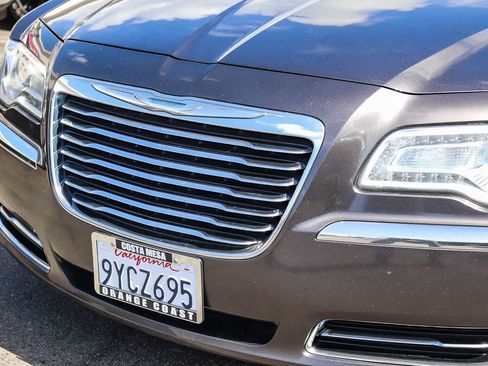 Used 2014 Chrysler 300 RWD image 9