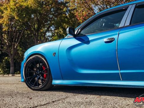 Used 2015 Dodge Charger SRT Hellcat image 28