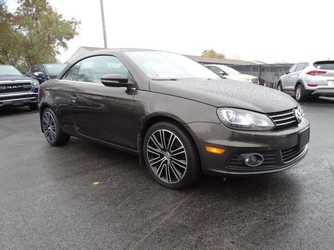 Used 2015 Volkswagen Eos Final Edition image 3