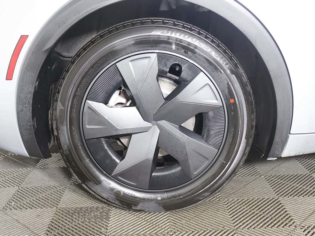 Used 2025 Toyota Prius LE FWD image 19