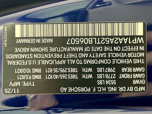 Used 2026 Porsche Macan AWD/4WD image 36