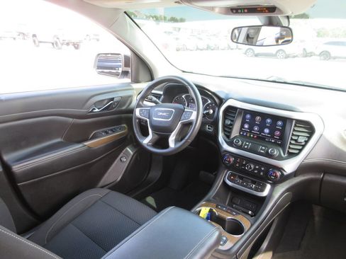 Used 2021 GMC Acadia SLE w/ Driver Convenience Package FWD image 24