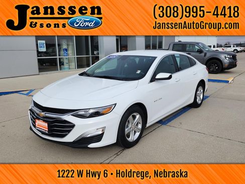 Used 2024 Chevrolet Malibu LS image 2