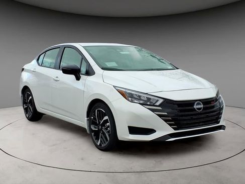 New 2025 Nissan Versa SR w/ Trunk Package image 14