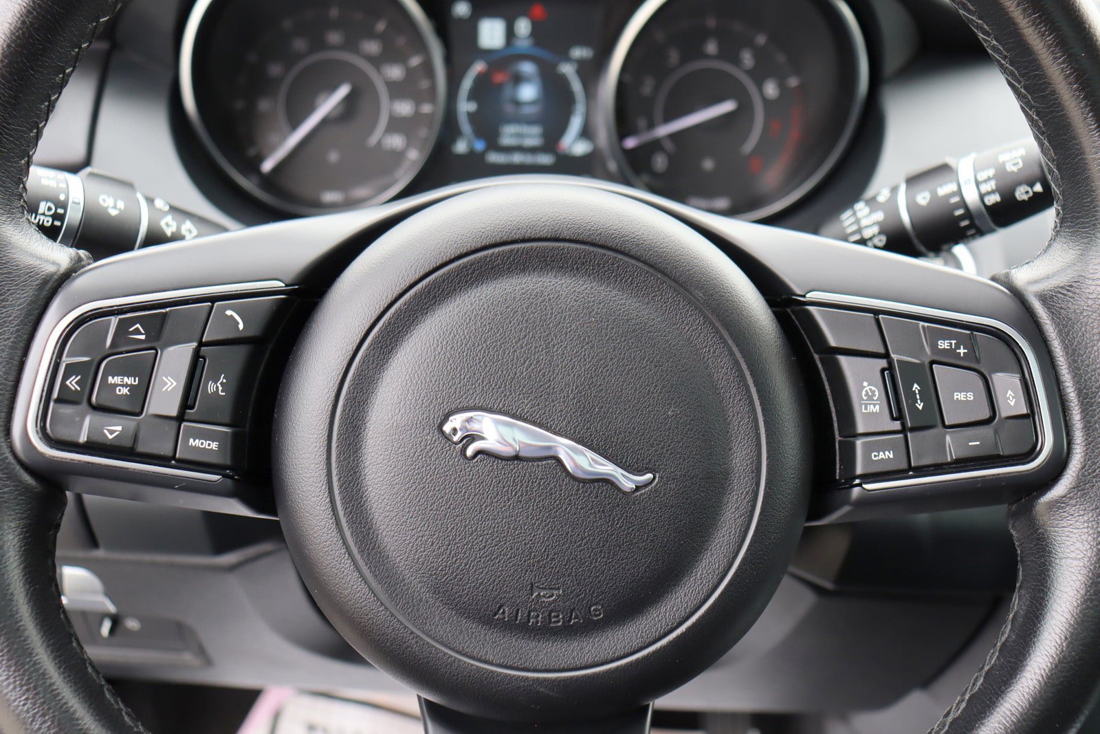 Used 2019 Jaguar E-PACE S AWD/4WD image 29