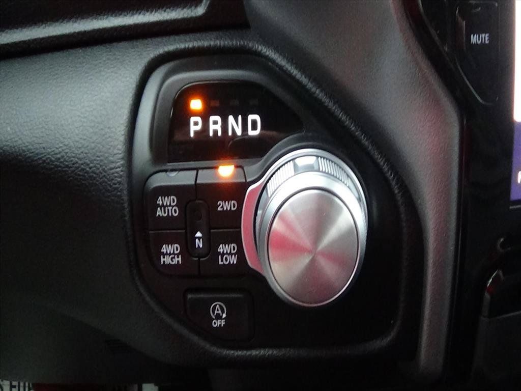 Used 2025 RAM 1500 Laramie AWD/4WD image 27