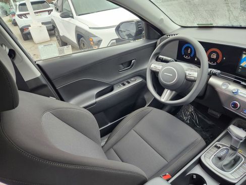 New 2026 Hyundai Kona SE image 17
