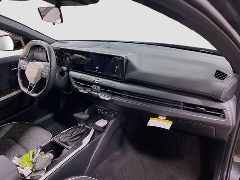 New 2025 Kia K4 GT-Line image 28