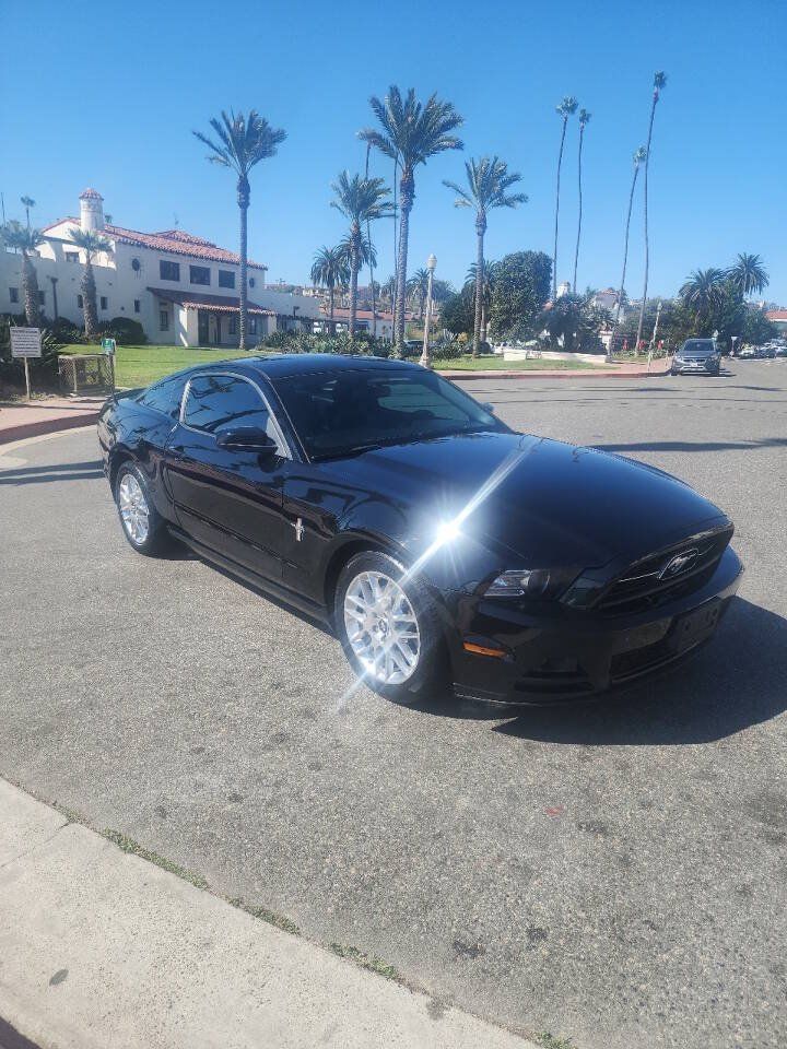 Used 2014 Ford Mustang Premium w/ Equipment Group 202A RWD image 3