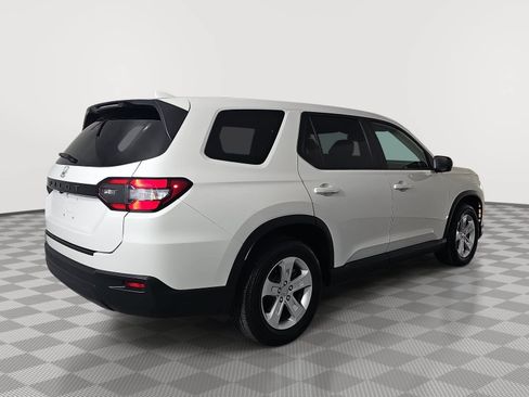 Used 2023 Honda Pilot LX image 8
