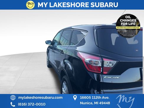 Used 2017 Ford Escape SE image 4