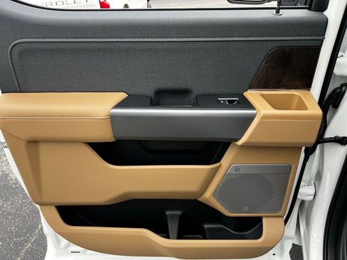 New 2026 Ford F250 Lariat w/ Lariat Premium Package image 16