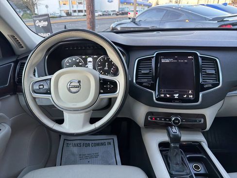 Used 2016 Volvo XC90 T6 Momentum w/ Momentum Plus Package image 27