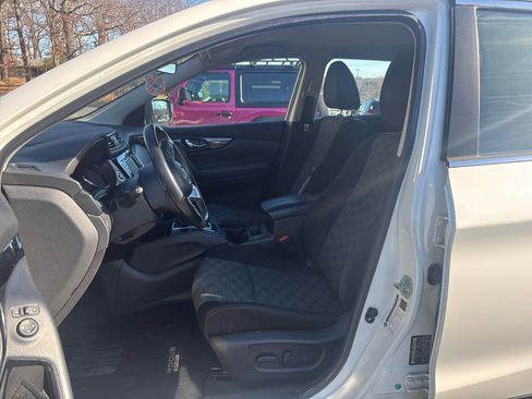 Used 2022 Nissan Rogue Sport SV image 10