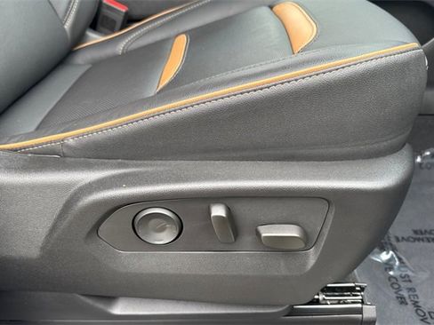 Used 2023 GMC Yukon XL AT4 image 24