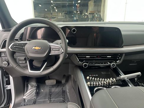 New 2026 Chevrolet Suburban Premier w/ Sun And Tow Package AWD/4WD image 12