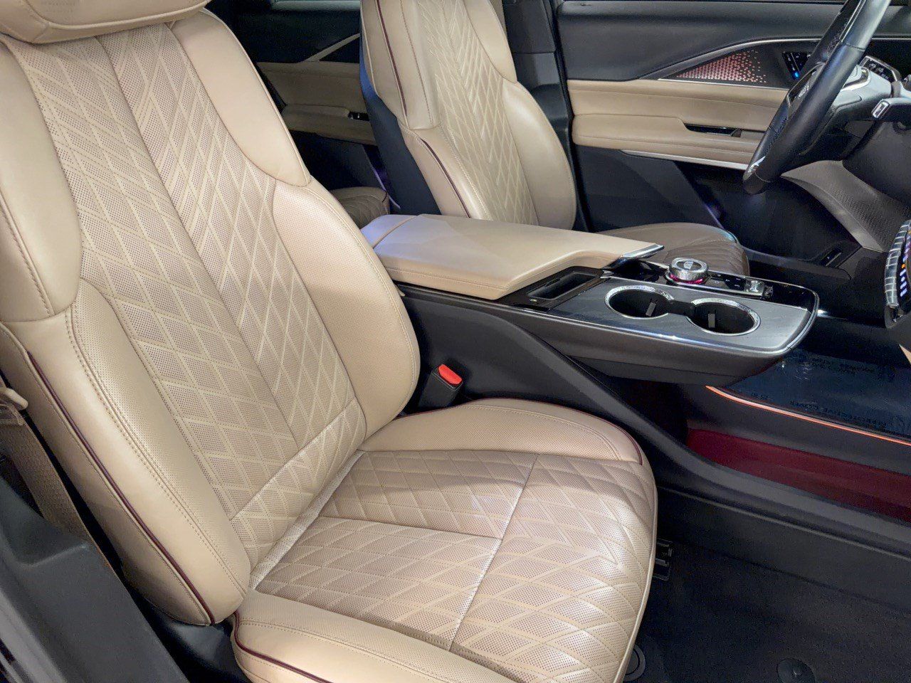 Certified 2024 Cadillac Lyriq Luxury w/ Nappa Leather Package AWD/4WD image 30