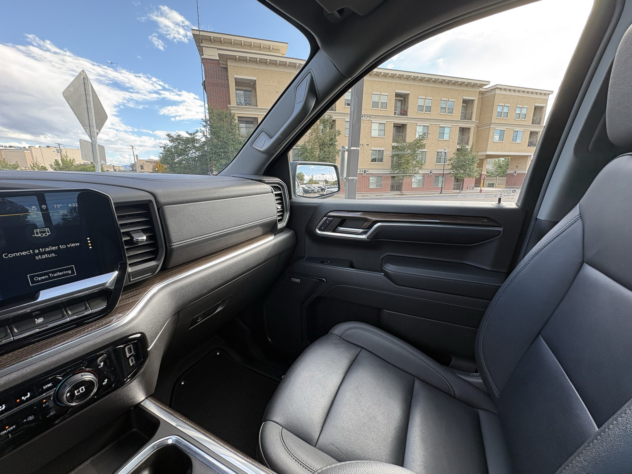 Used 2024 Chevrolet Silverado 1500 RST w/ Convenience Package II AWD/4WD image 34