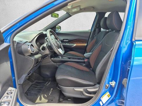Used 2022 Nissan Kicks SR w/ Interior Electronics Package FWD image 16