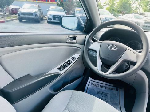 Used 2016 Hyundai Accent SE FWD image 12
