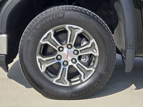 Used 2025 GMC Sierra 1500 SLT AWD/4WD image 11