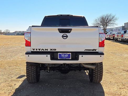 Used 2019 Nissan Titan PRO-4X w/ Pro-4x Convenience Package image 4
