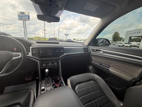 Used 2023 Volkswagen Atlas SEL Premium AWD/4WD image 16