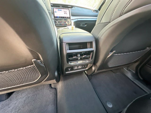 Used 2024 Jeep Grand Cherokee Limited AWD/4WD image 29