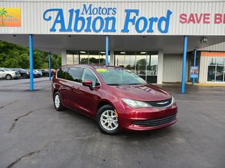 Used 2018 Chrysler Pacifica LX image 1