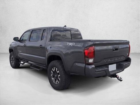 Used 2018 Toyota Tacoma TRD Off-Road w/ TRD Premium Off Road Package AWD/4WD image 5