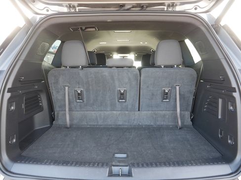 Used 2025 GMC Acadia Elevation image 18