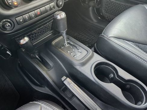 Certified 2015 Jeep Wrangler Unlimited Sahara image 23