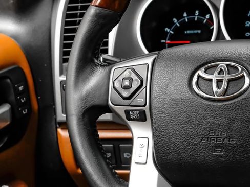 Used 2016 Toyota Sequoia Platinum AWD/4WD image 21