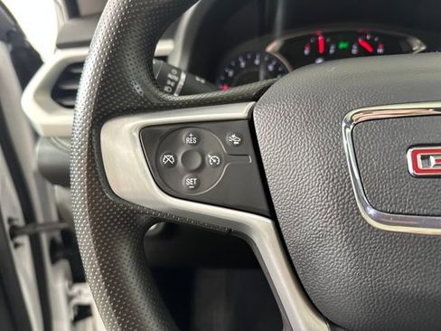 Used 2023 GMC Acadia SLE w/ Driver Convenience Package image 15