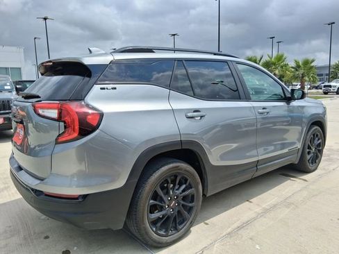 Used 2024 GMC Terrain SLE w/ Driver Convenience Package FWD image 7