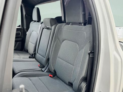Used 2021 RAM 1500 Big Horn RWD image 32