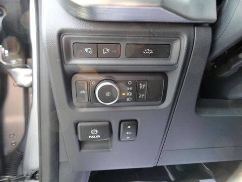 Used 2022 Ford F150 Lariat AWD/4WD image 11