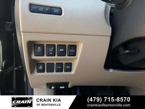 Used 2017 Nissan Rogue SV w/ SV Premium Package FWD image 11