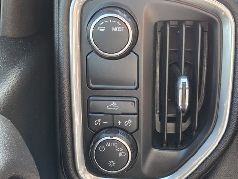 Used 2022 Chevrolet Silverado 1500 LT image 18