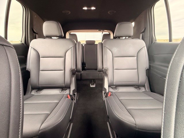 Used 2025 Chevrolet Traverse LT FWD image 18