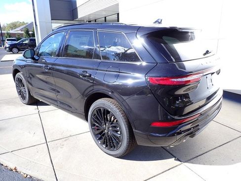 New 2026 Lincoln Corsair Premiere image 3