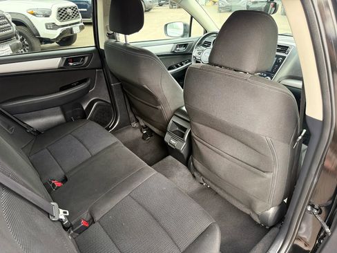 Used 2018 Subaru Outback 2.5i Premium AWD/4WD image 17