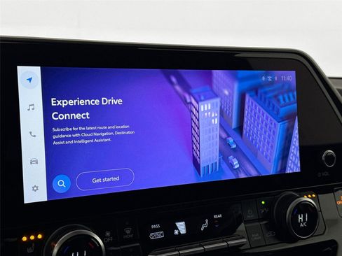 Certified 2025 Toyota Highlander XLE image 7