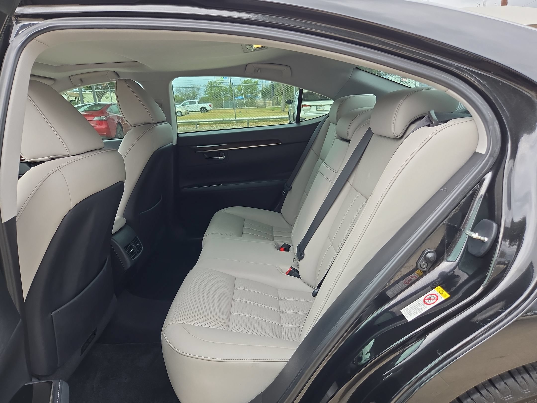 Used 2018 Lexus ES 350 w/ Luxury Package w/Wood Trim FWD image 13