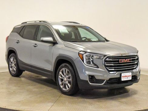 Used 2024 GMC Terrain SLT image 5