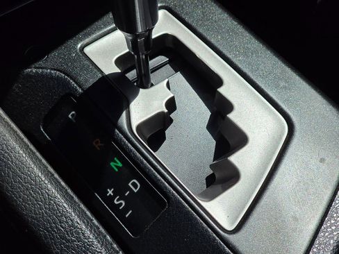 Used 2016 Toyota RAV4 XLE image 40