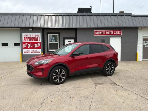 Used 2021 Ford Escape SE w/ SE Sport Appearance Package AWD/4WD image 2