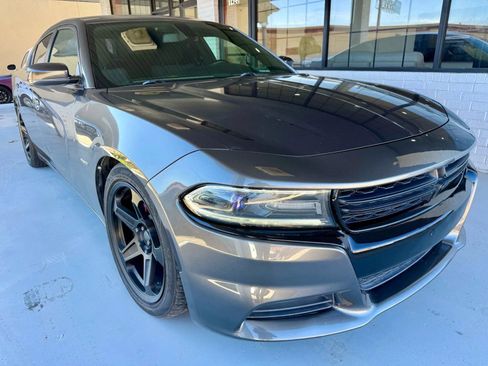 Used 2017 Dodge Charger R/T RWD image 1